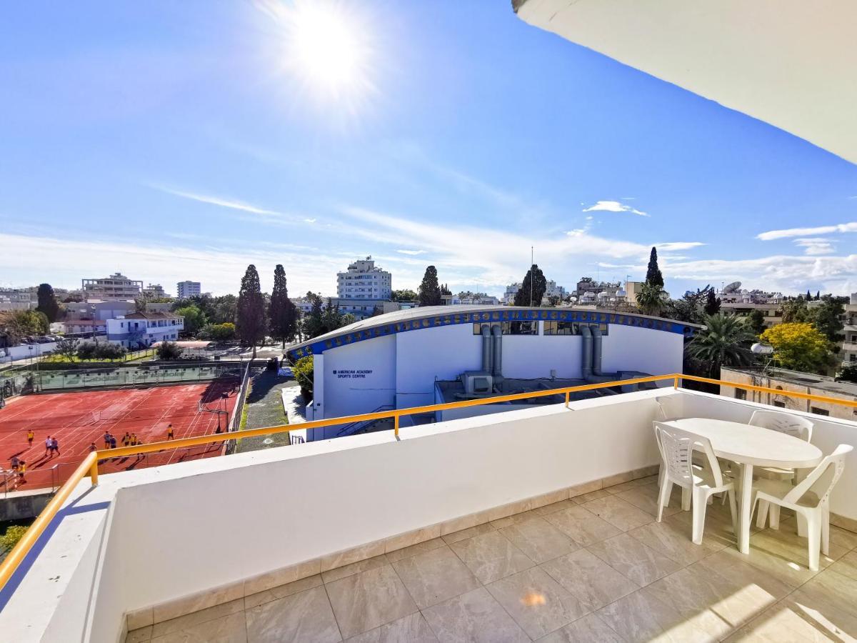 Sun Kissed Apartment Larnaka Exterior foto